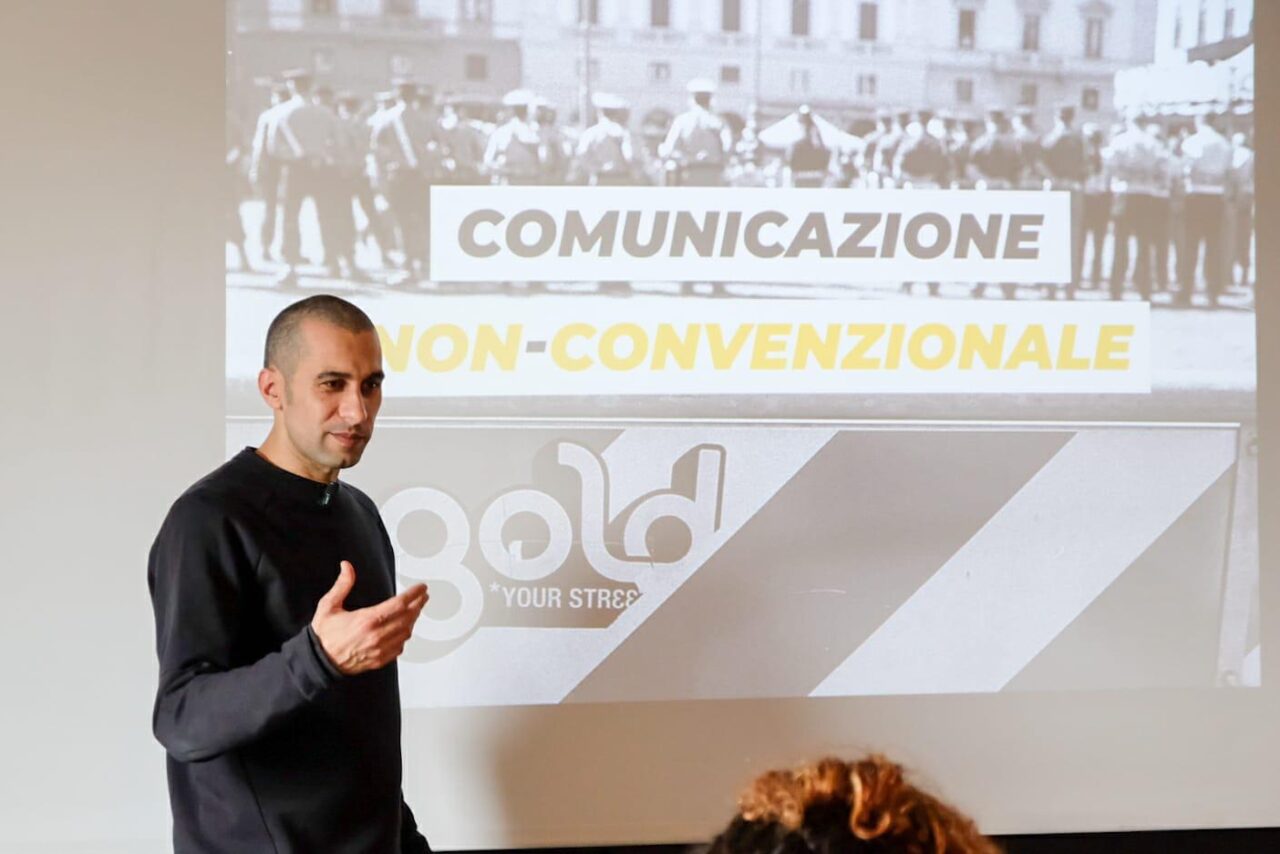 comunicazione non convenzionale, Omar Rashid